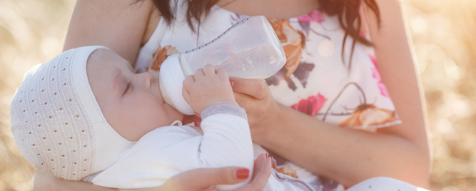 Donorsko mleko vs. mlečna formula za ekstremno prevremno rođene bebe